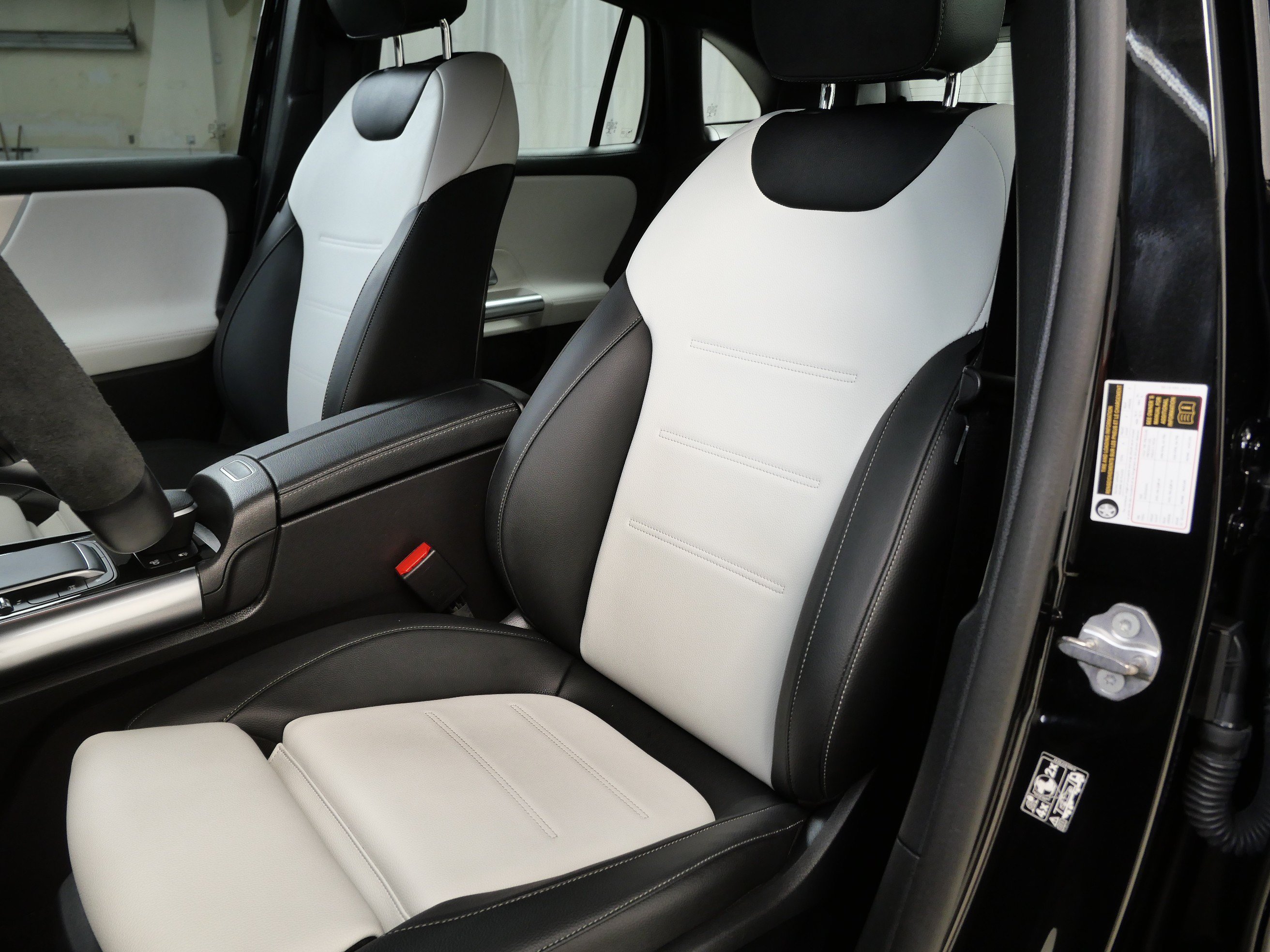 Certified 2023 Mercedes-Benz GLA 35 AMG 4MATIC image 3