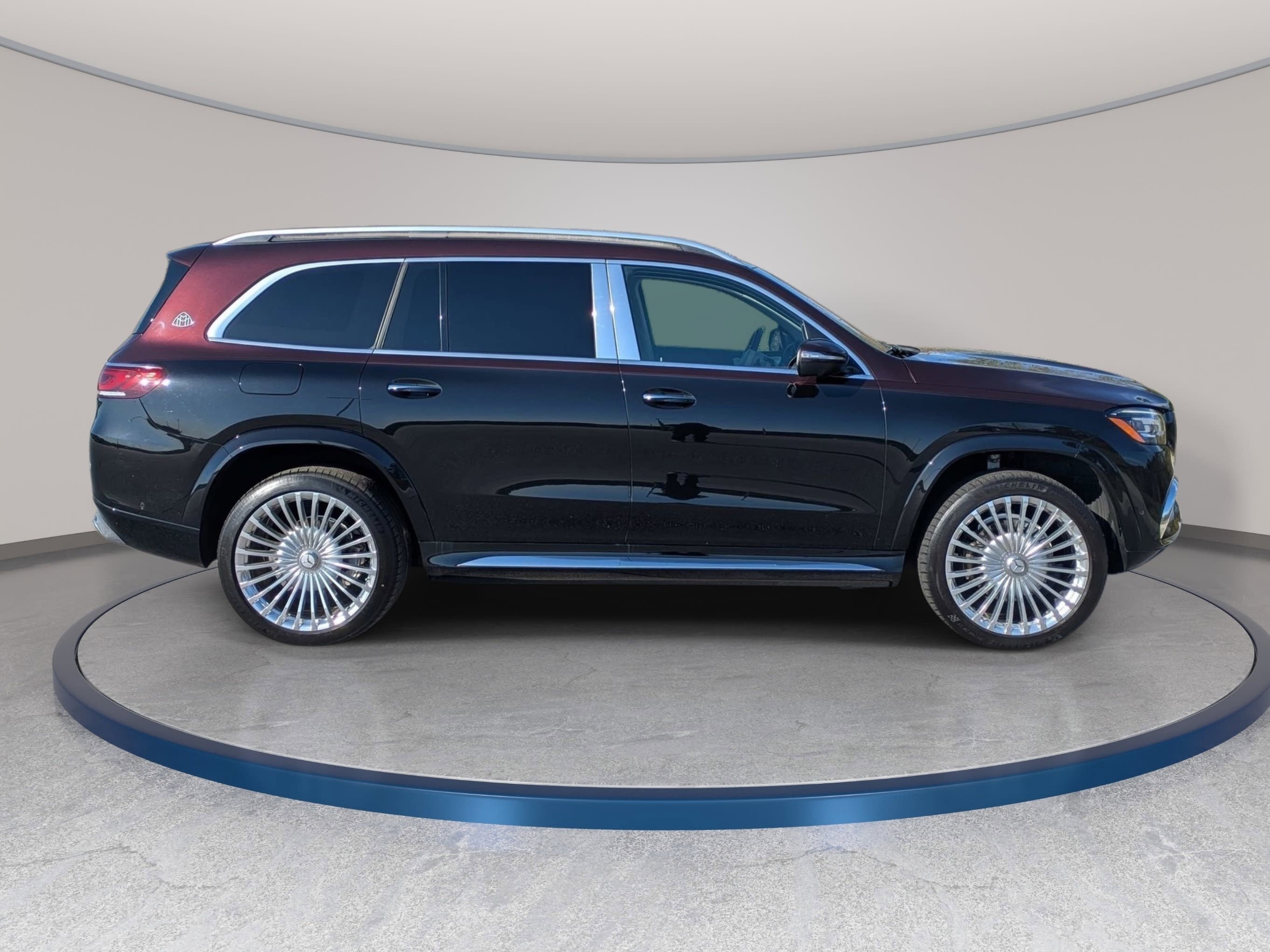 Used 2022 Mercedes-Benz Maybach GLS 600 4MATIC image 4