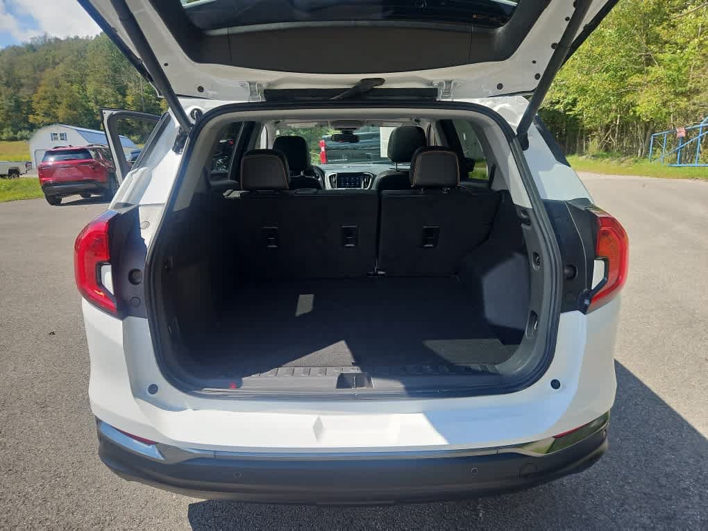 Used 2023 GMC Terrain AT4 AWD/4WD image 21