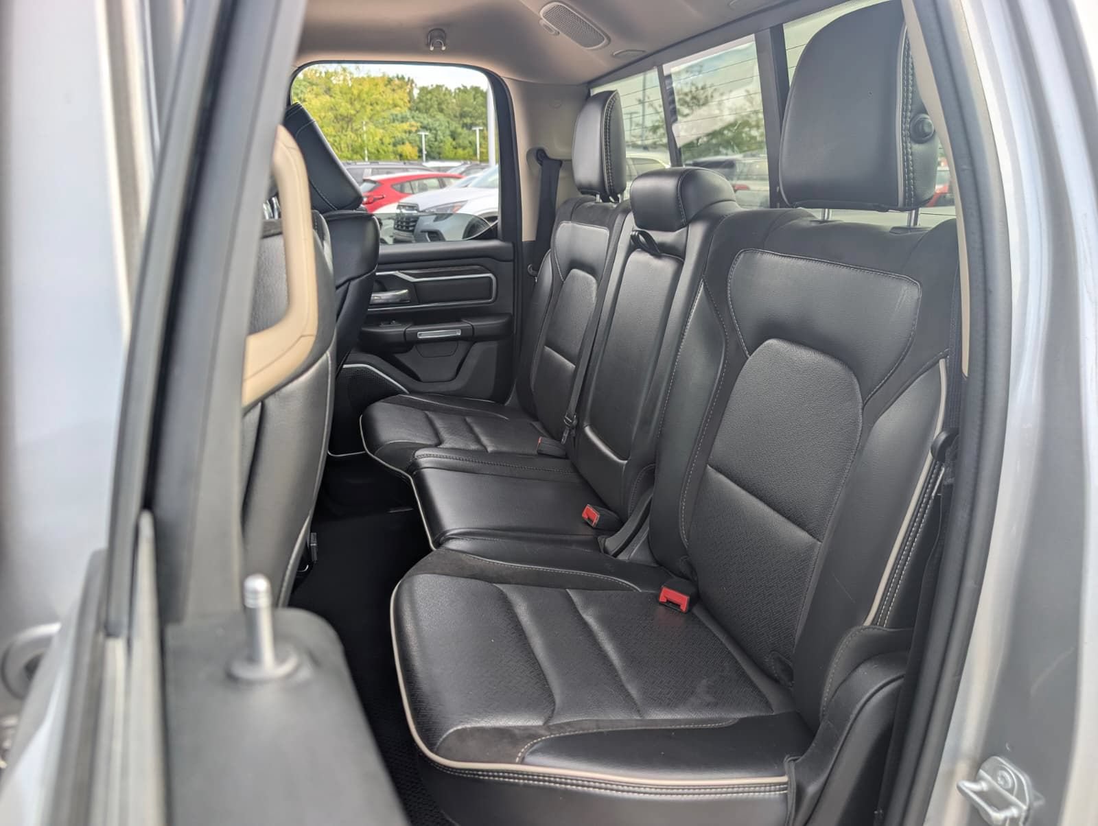 Used 2020 RAM 1500 Laramie AWD/4WD image 37