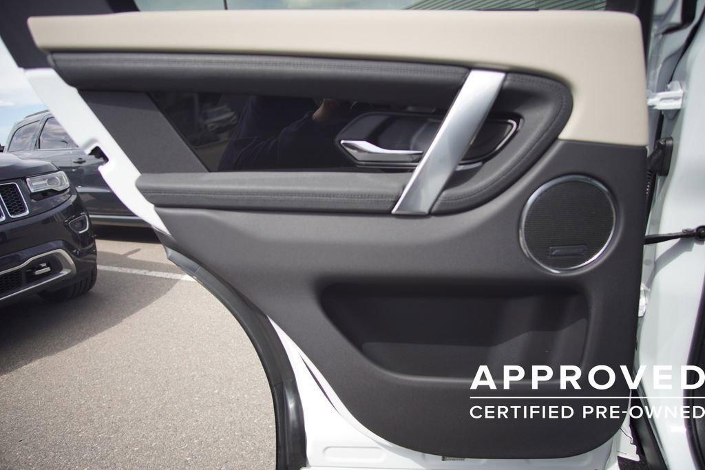 Used 2025 Land Rover Discovery Sport S image 28