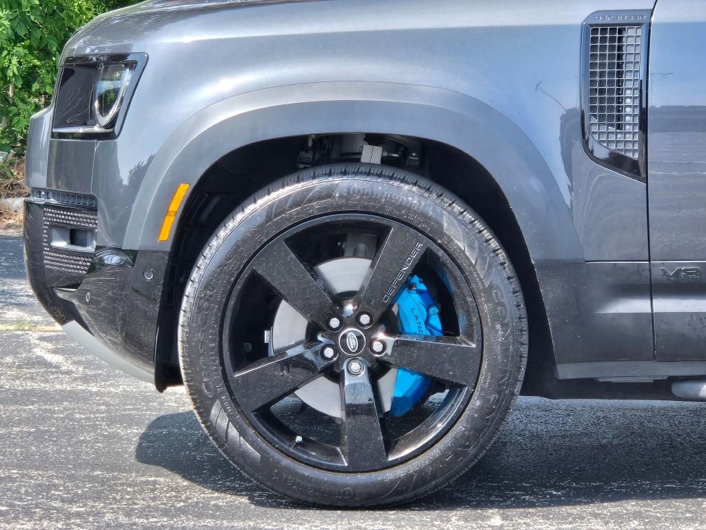 Used 2022 Land Rover Defender 90 Carpathian Edition image 12