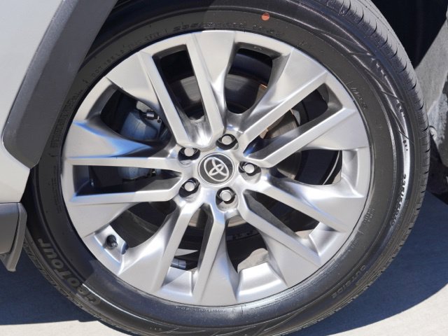 Used 2021 Toyota RAV4 XLE Premium w/ Carpet Mat Package (TMS) FWD image 11