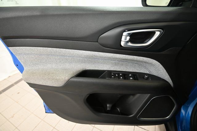 Used 2024 Jeep Compass Latitude image 21