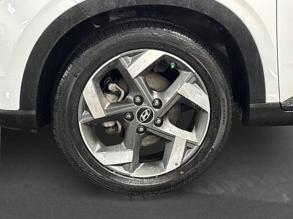 Certified 2025 Hyundai Venue SEL image 13