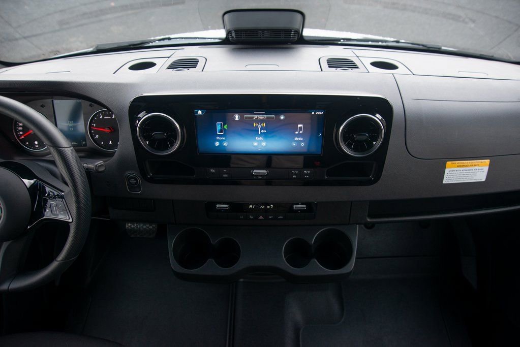 New 2025 Mercedes-Benz Sprinter 4500 image 26