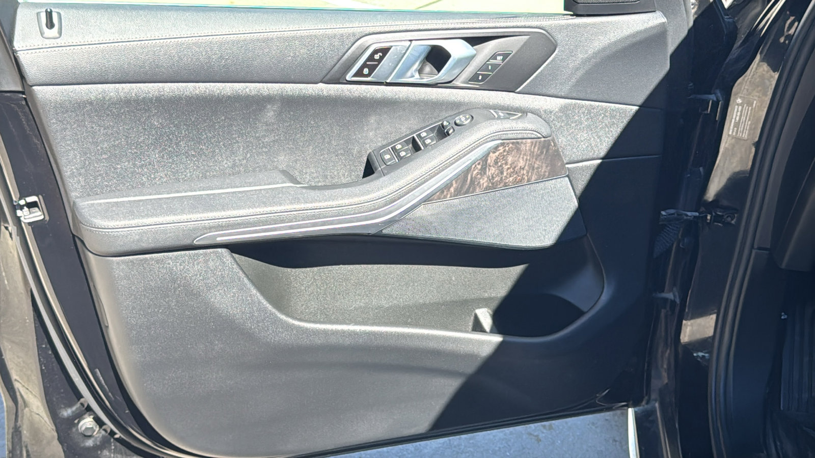 Used 2022 BMW X5 sDrive40i w/ Premium Package image 12