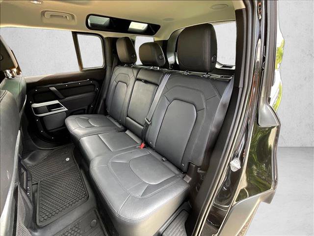 Used 2023 Land Rover Defender 110 SE AWD/4WD image 24
