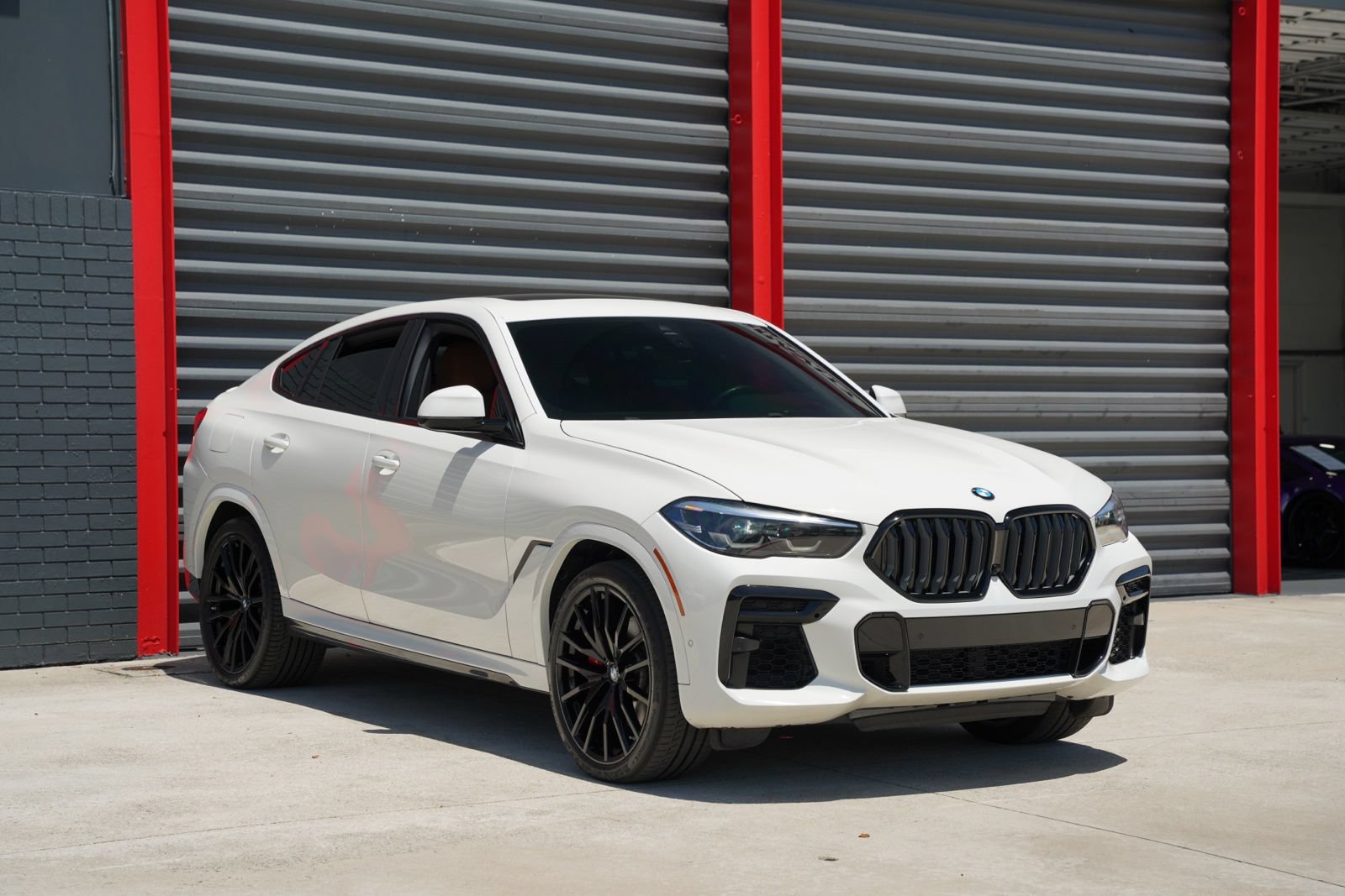 Used 2023 BMW X6 xDrive40i w/ M Sport Package AWD/4WD image 6