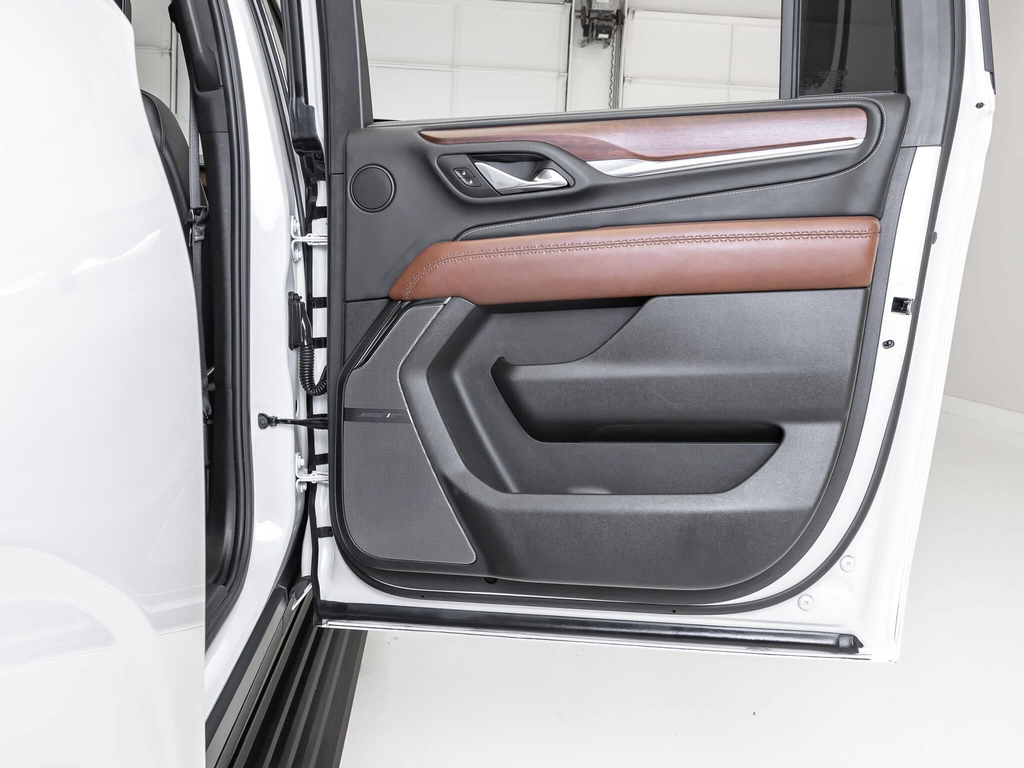 Used 2024 GMC Yukon XL Denali Ultimate AWD/4WD image 40