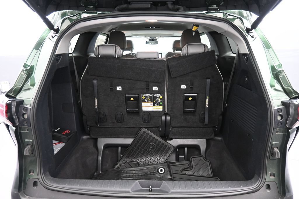 Certified 2025 Toyota Sienna XLE w/ XLE Plus Package AWD/4WD image 23