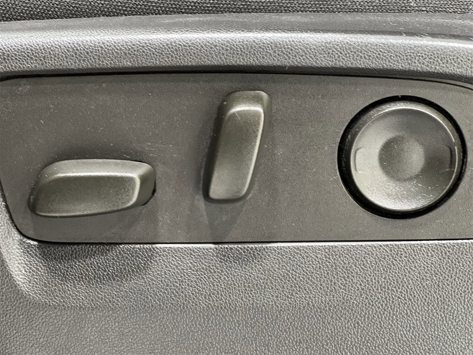 Used 2022 Chevrolet Silverado 1500 Custom image 12