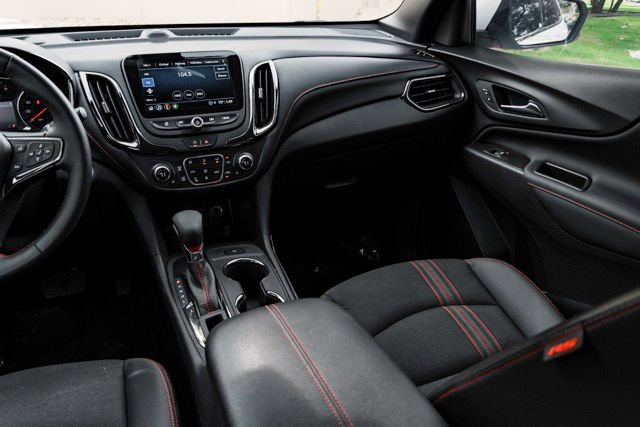 Used 2023 Chevrolet Equinox RS image 25