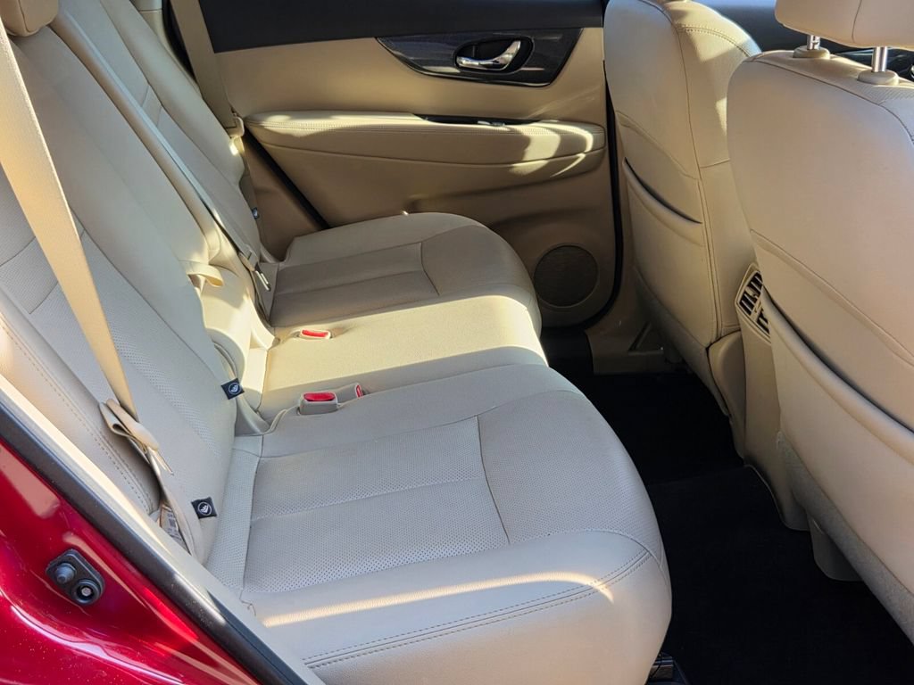 Used 2016 Nissan Rogue SL w/ SL Premium Package FWD image 18