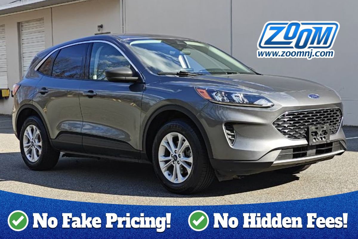 Used 2022 Ford Escape SE w/ Cold Weather Package image 1