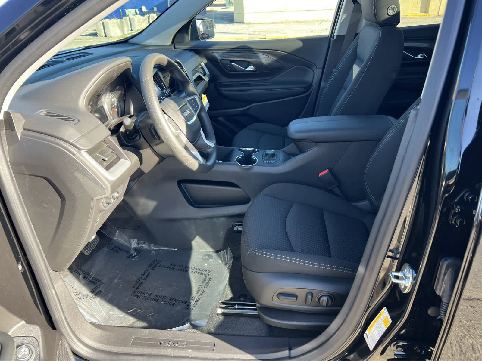 New 2024 GMC Terrain SLE w/ Driver Convenience Package FWD image 10