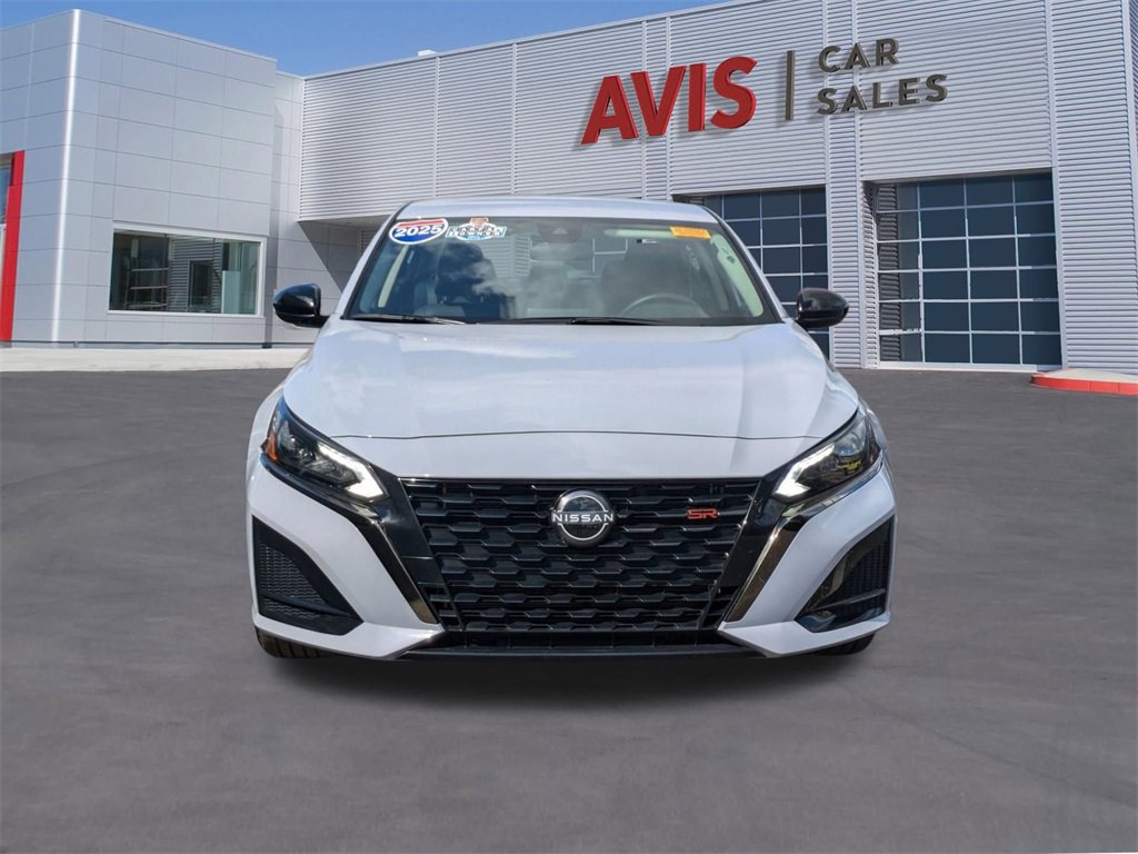 Used 2025 Nissan Altima 2.5 SR image 2