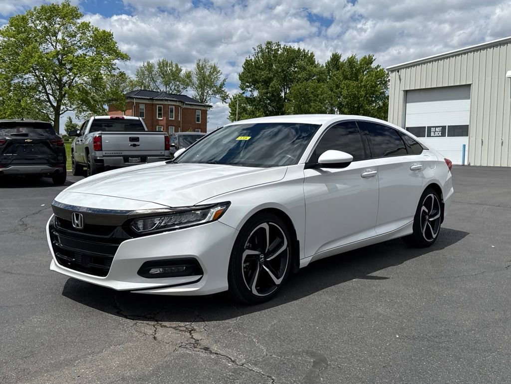 Used 2018 Honda Accord Sport image 2