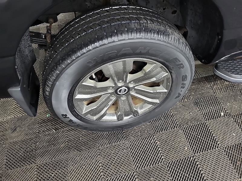 Used 2019 Nissan Titan SL w/ Chrome Package image 9