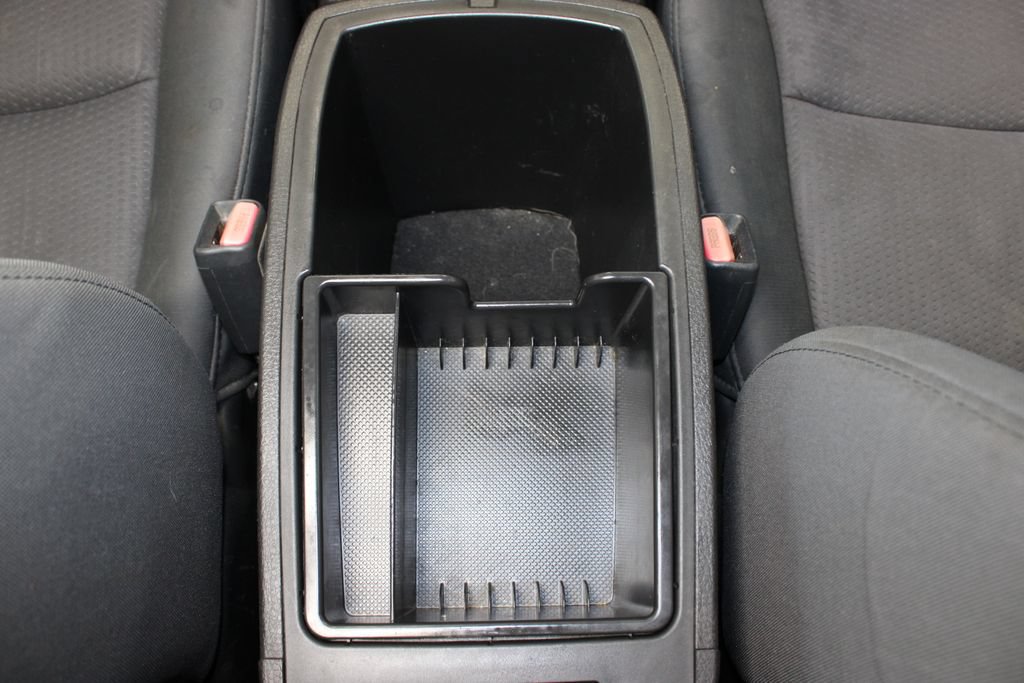 Used 2012 Kia Sorento FWD w/ Third Row Pkg image 12
