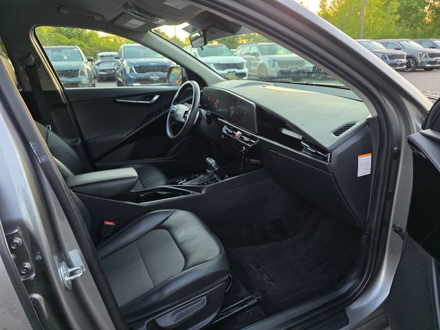 Certified 2023 Kia Niro EX FWD image 11