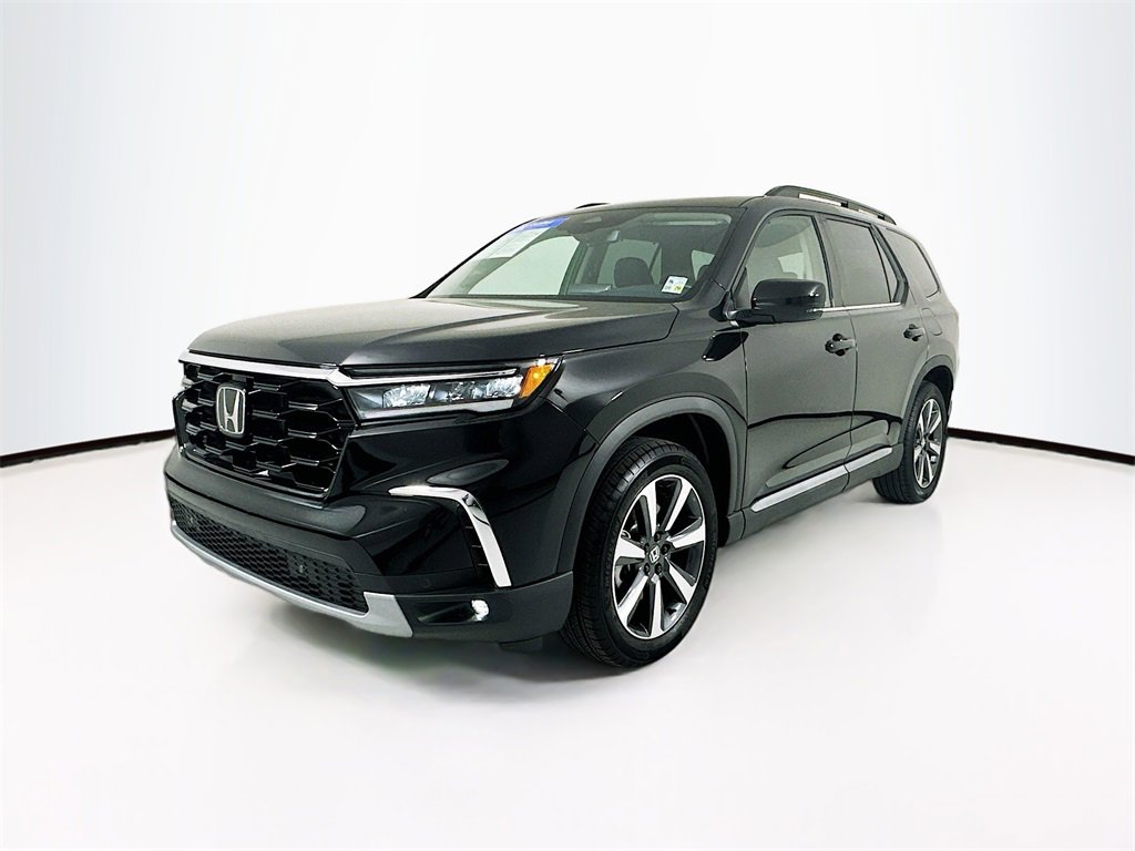 Certified 2025 Honda Pilot Touring