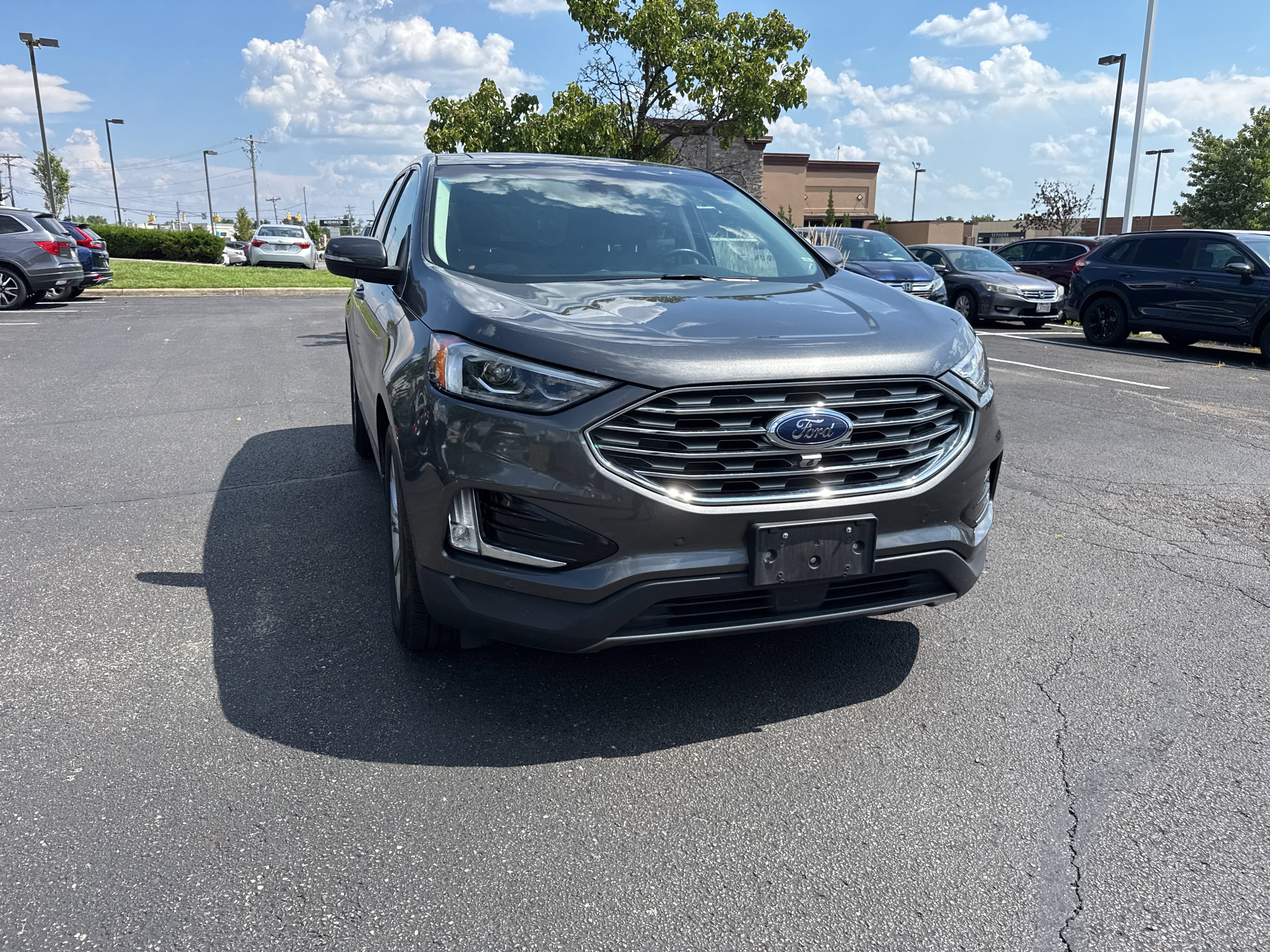 Used 2020 Ford Edge Titanium w/ Equipment Group 301A AWD/4WD image 18