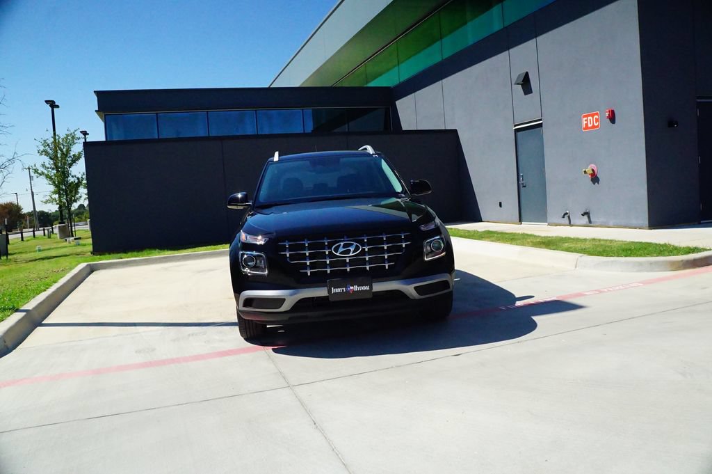 New 2026 Hyundai Venue SEL FWD image 2