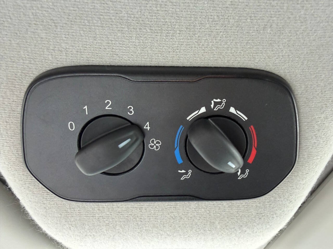 Used 2018 Ford Transit 350 XL RWD image 18