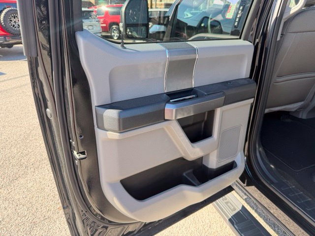 Used 2022 Ford F250 XLT w/ Black Appearance Package AWD/4WD image 10