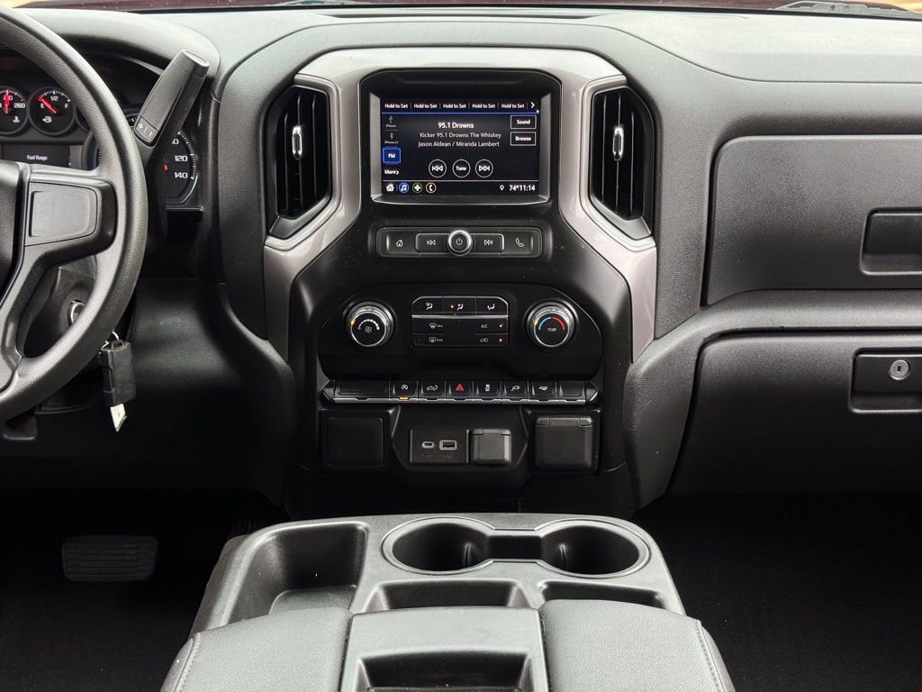 Used 2021 Chevrolet Silverado 1500 Custom image 4