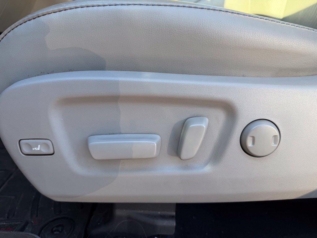 Used 2019 Toyota Highlander Limited AWD/4WD image 14