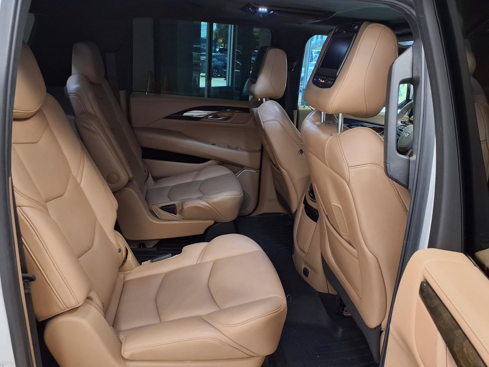 Used 2019 Cadillac Escalade ESV Platinum AWD/4WD image 15