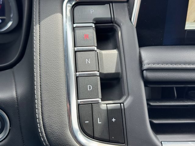 Used 2024 Chevrolet Suburban LT AWD/4WD image 17