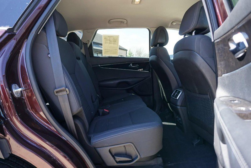 Used 2016 Kia Sorento LX w/ LX Convenience Package image 29