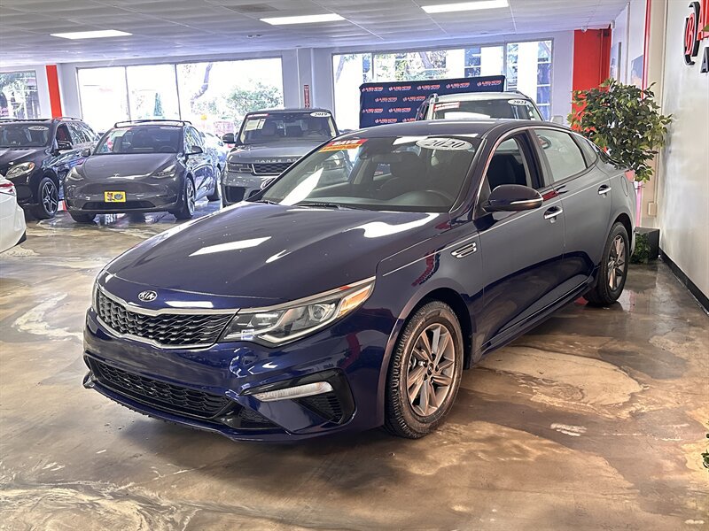 Used 2020 Kia Optima LX image 3