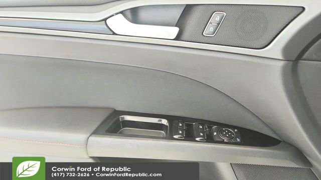 Used 2016 Ford Fusion SE image 20