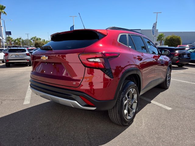 Used 2025 Chevrolet Trax LT w/ LT Convenience Package FWD image 6