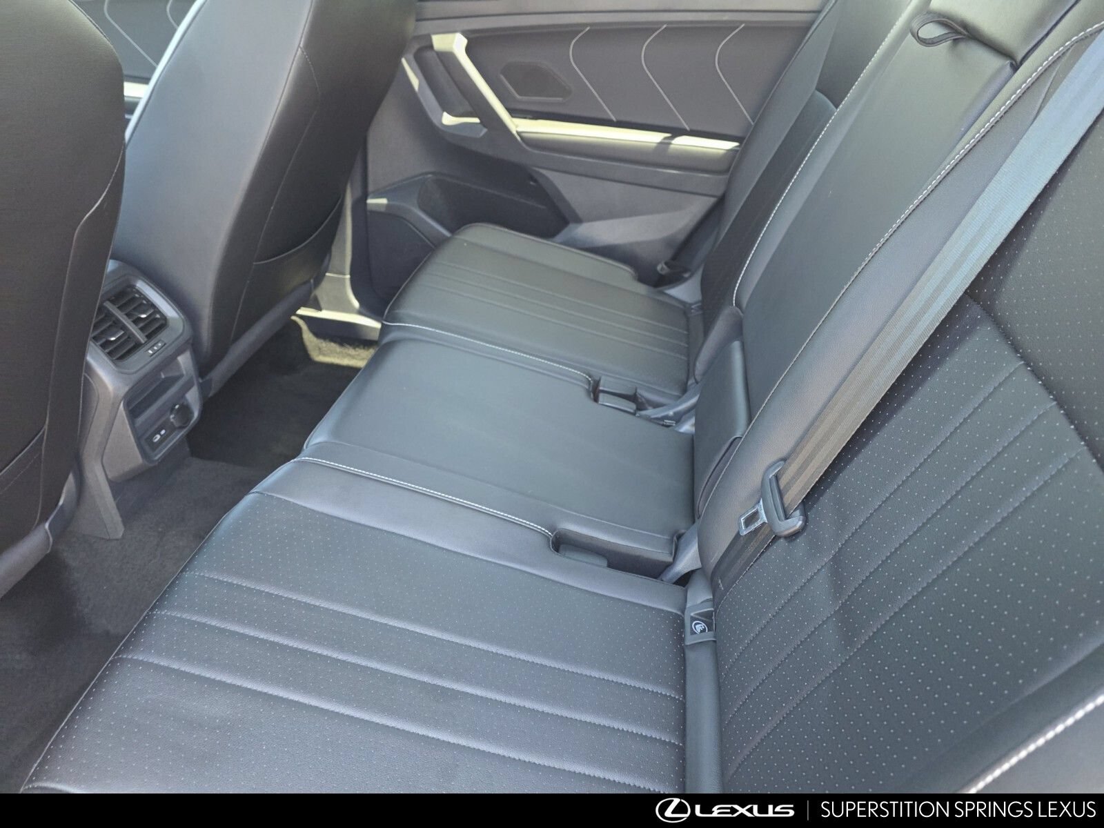 Used 2023 Volkswagen Tiguan SE R-Line FWD image 25