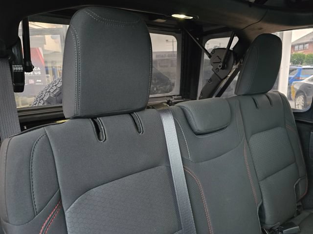 Used 2022 Jeep Wrangler Unlimited Rubicon AWD/4WD image 36
