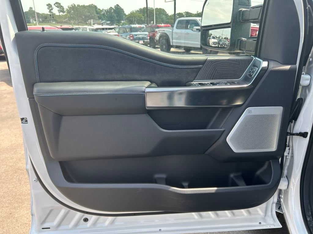 New 2025 Ford F250 Platinum w/ FX4 Off-Road Package image 26