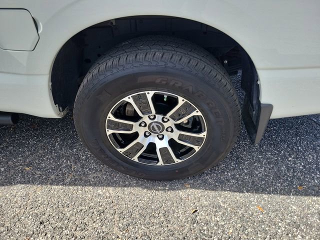 Used 2024 Nissan Titan SV w/ SV Convenience Package image 6