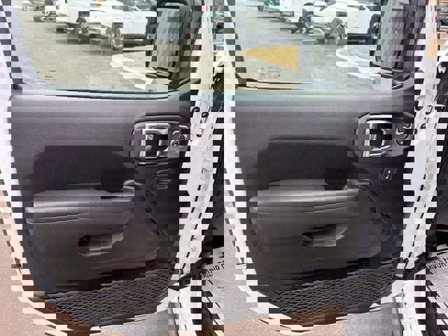 Used 2025 Jeep Wrangler Rubicon w/ Convenience Group image 4