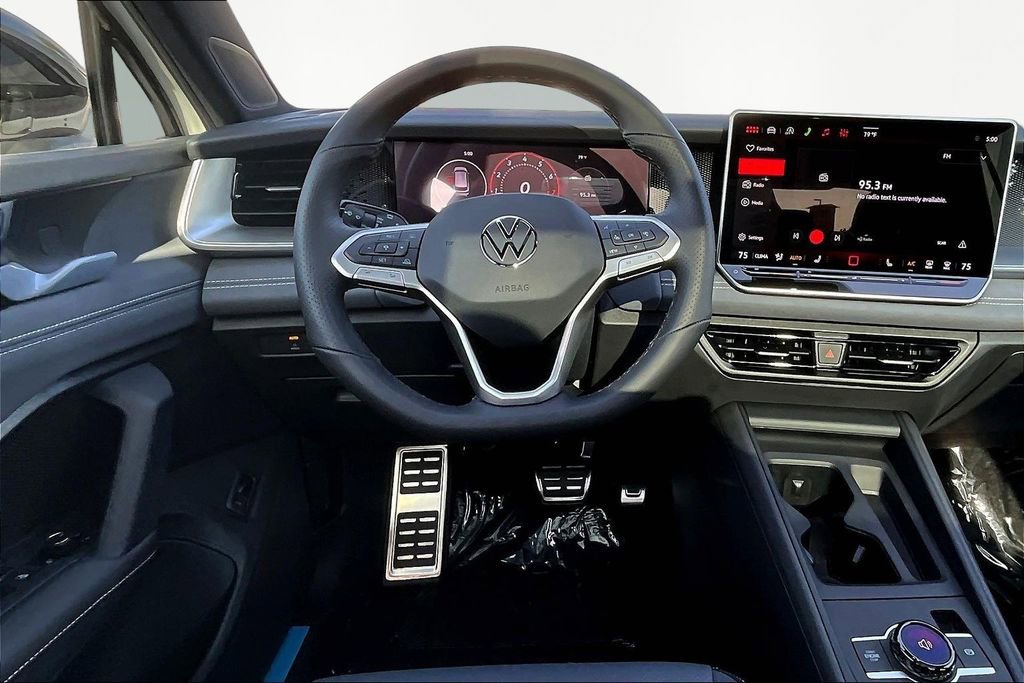 New 2026 Volkswagen Tiguan SE R-Line image 8