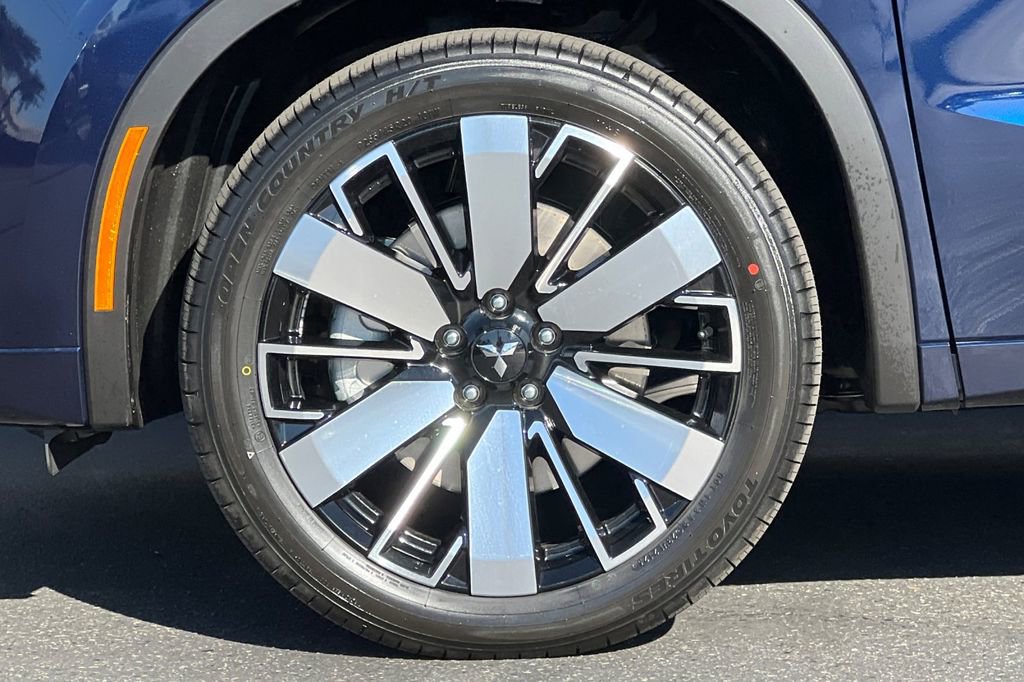 New 2026 Mitsubishi Outlander SEL image 26