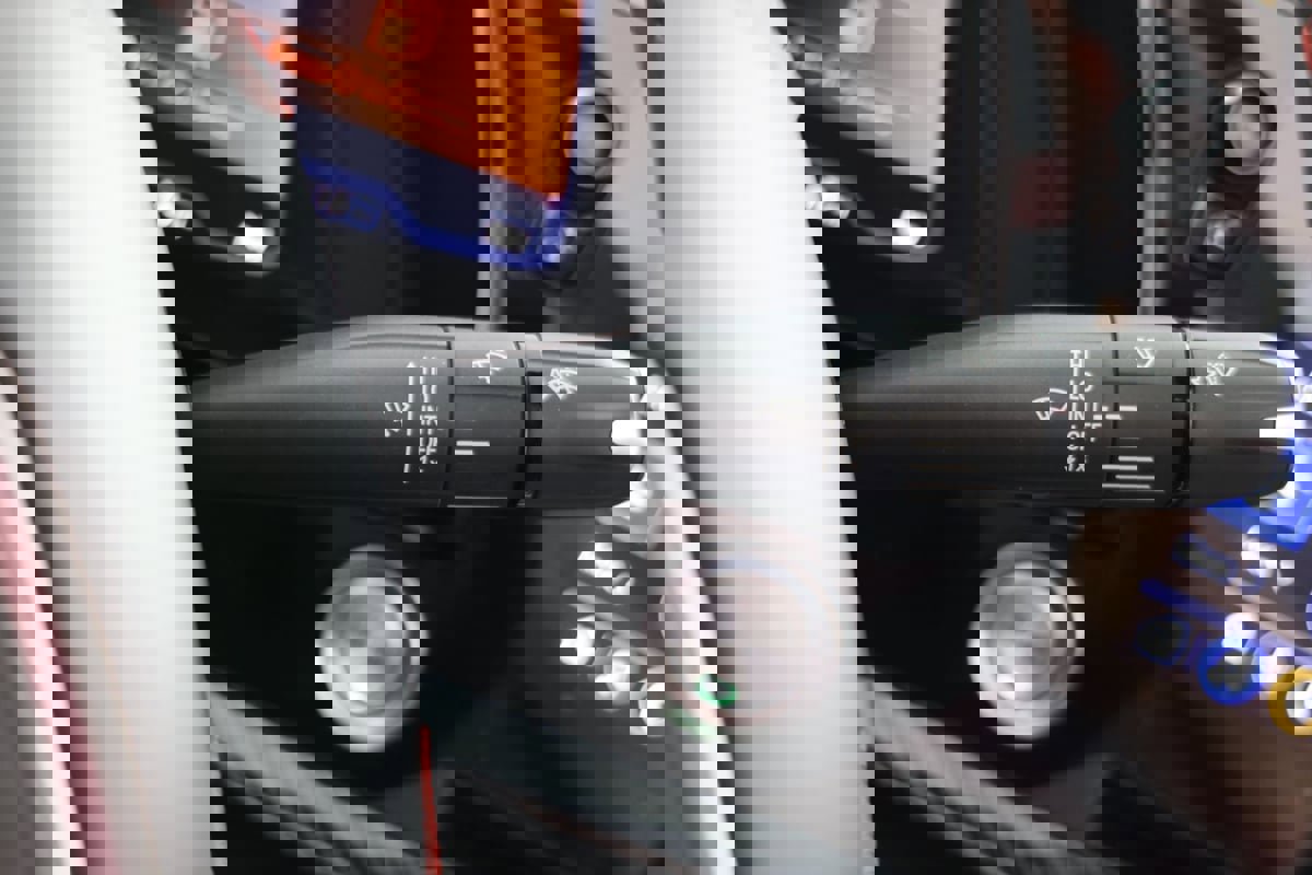 Used 2022 Chevrolet Corvette Stingray Premium Conv w/ Z51 Performance Package image 25