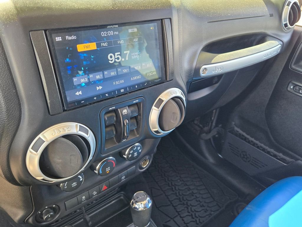 Used 2018 Jeep Wrangler Unlimited Sahara image 20