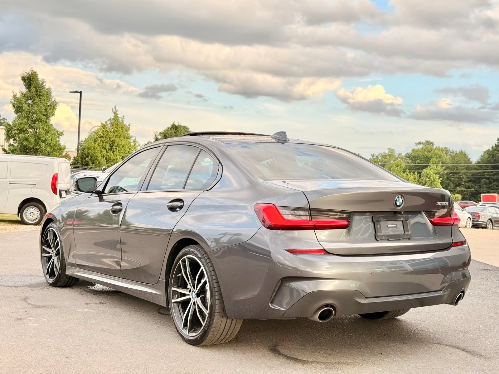 Used 2020 BMW 330i Sedan w/ M Sport Package RWD image 15