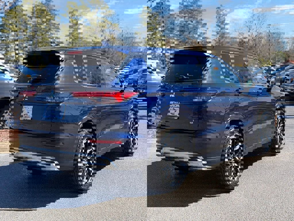 Used 2024 Mitsubishi Outlander SE image 9