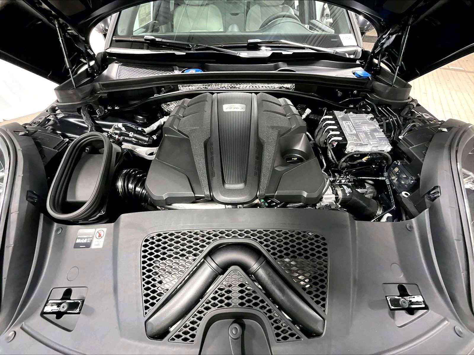 Used 2026 Porsche Macan S image 38